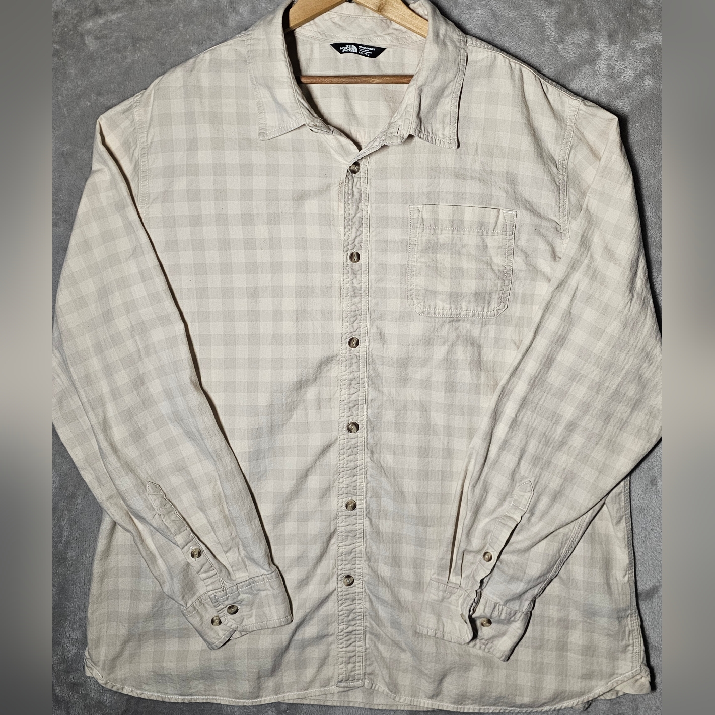 The North Face Men's Outdoors Light Khaki Gingham Button Up Xxl.